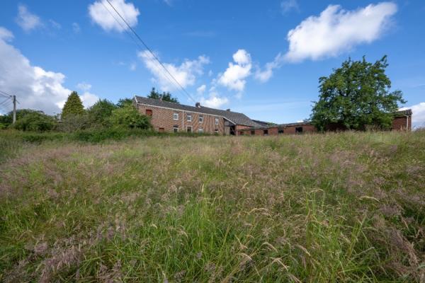 Ferme à rénover en plein coeur de la campagne de Plombières