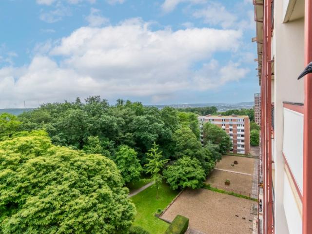 Bel appartement avec vue  panoramique, parking et cave